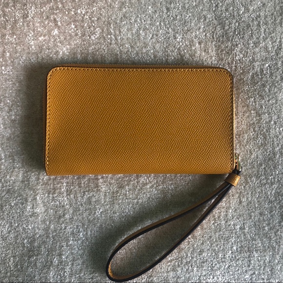 NEW Coach Wallet w/wristlet - Picture 2 of 4
